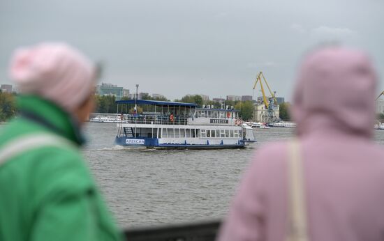 Парад судов на Москве-реке в честь Дня города