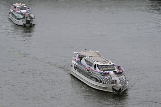 Парад судов на Москве-реке в честь Дня города