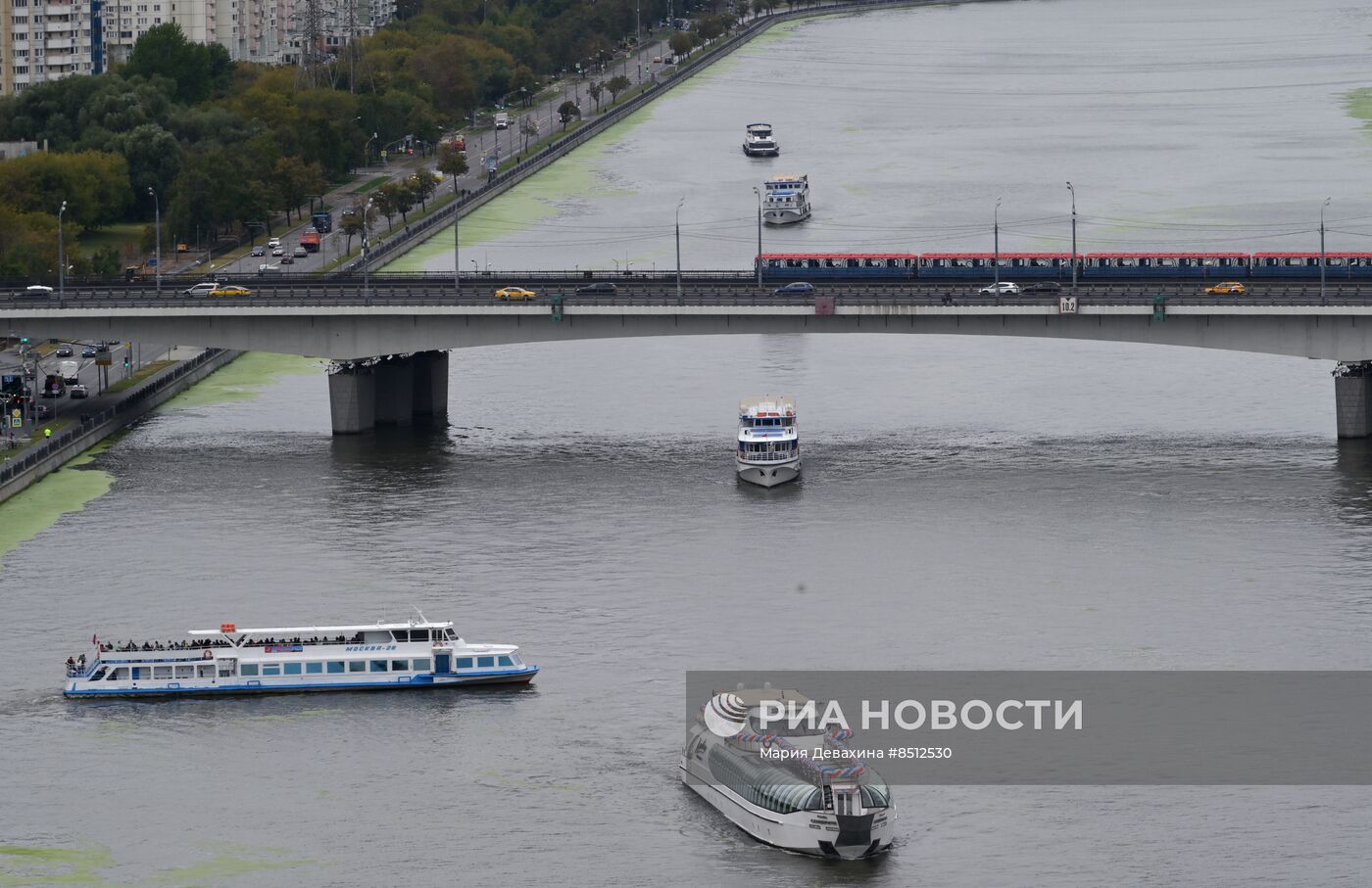 Парад судов на Москве-реке в честь Дня города