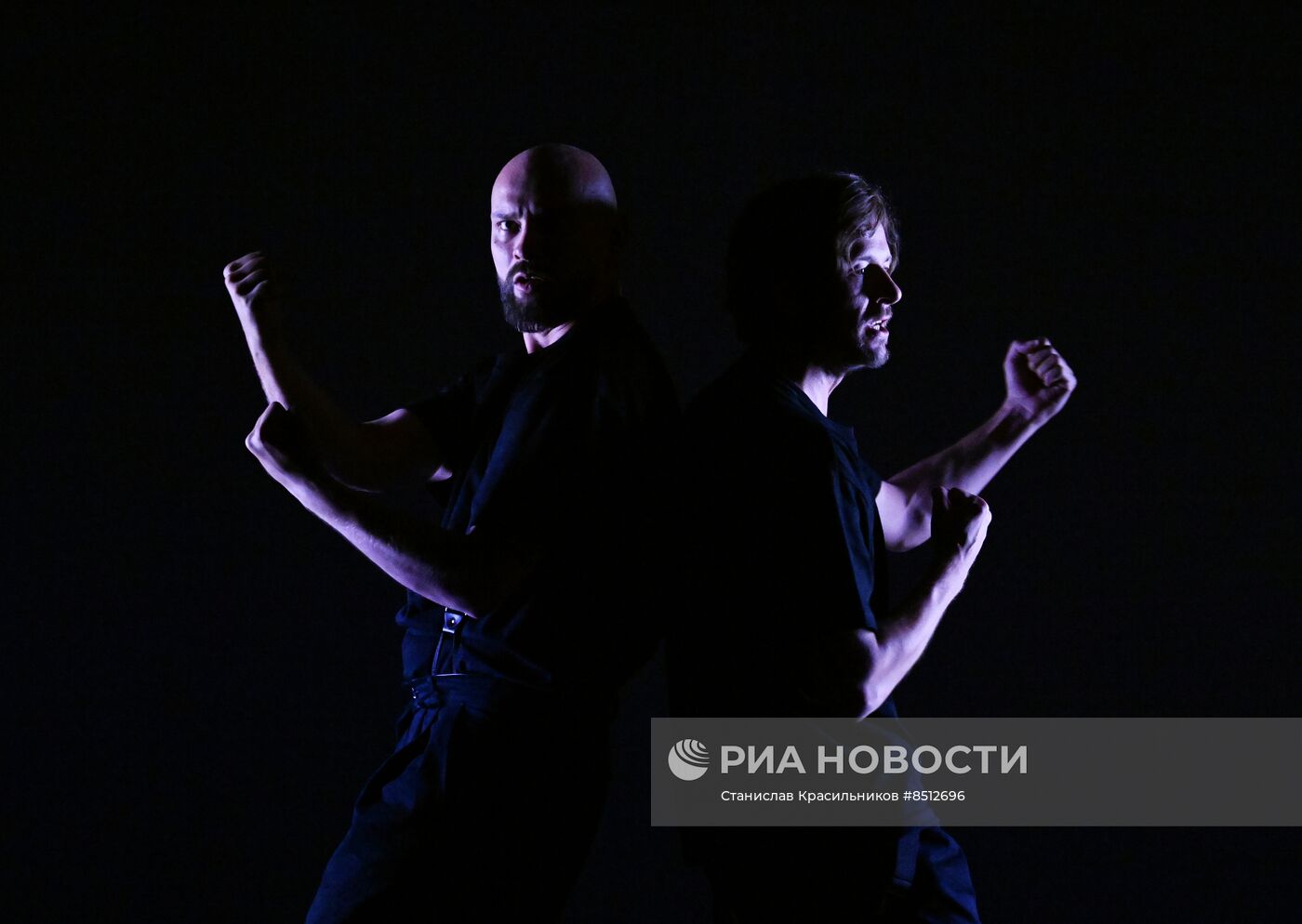 Спектакль "Маяковский. Послушайте" в театре "Мастерская П.Н. Фоменко"