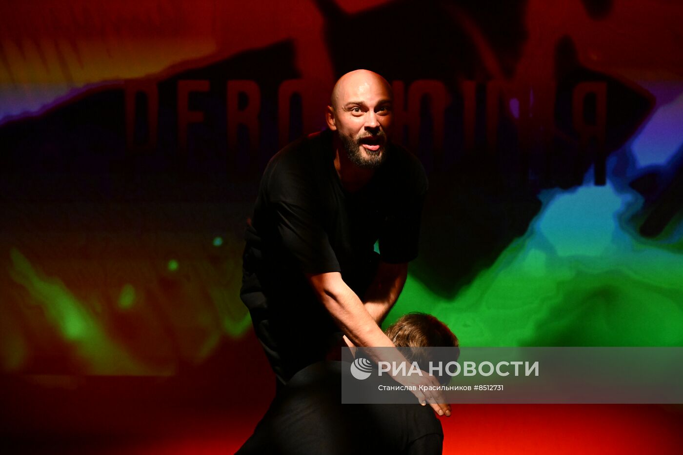 Спектакль "Маяковский. Послушайте" в театре "Мастерская П.Н. Фоменко"