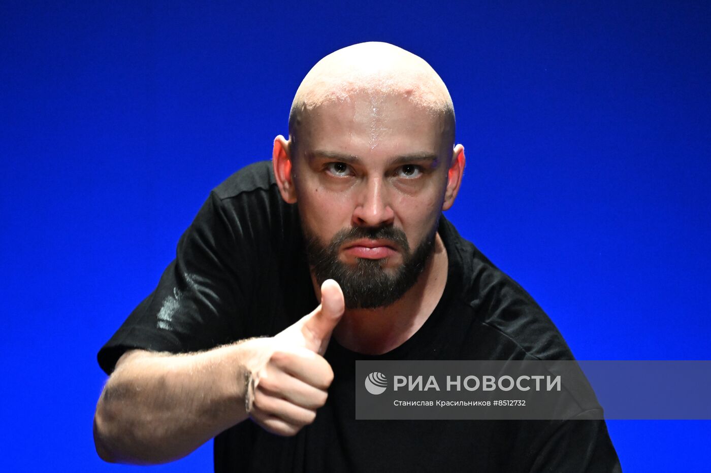 Спектакль "Маяковский. Послушайте" в театре "Мастерская П.Н. Фоменко"