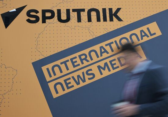 ВЭФ-2023. Работа стендов РИА Новости и радио Sputnik