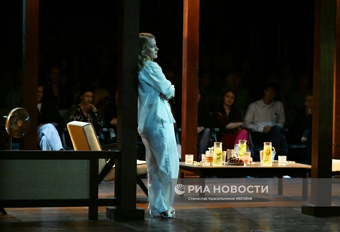 Спектакль "Дачники на Бали, или "Асса" 30 лет спустя" в театре на Бронной