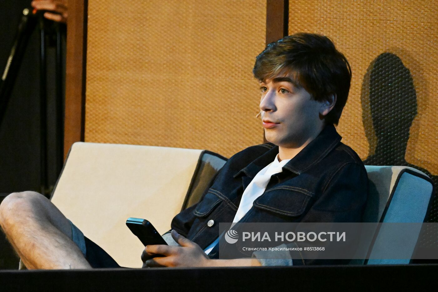 Спектакль "Дачники на Бали, или "Асса" 30 лет спустя" в театре на Бронной