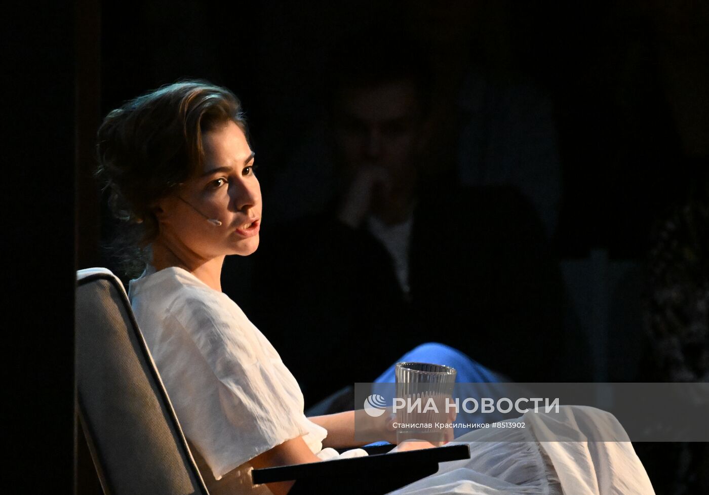 Спектакль "Дачники на Бали, или "Асса" 30 лет спустя" в театре на Бронной