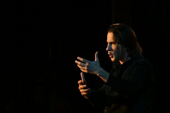 Спектакль "Дачники на Бали, или "Асса" 30 лет спустя" в театре на Бронной 