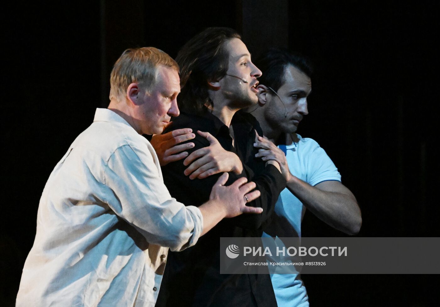 Спектакль "Дачники на Бали, или "Асса" 30 лет спустя" в театре на Бронной