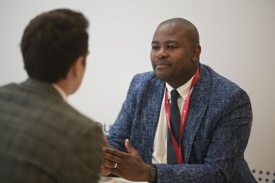 ВЭФ-2023. Работа стендов РИА Новости и радио Sputnik