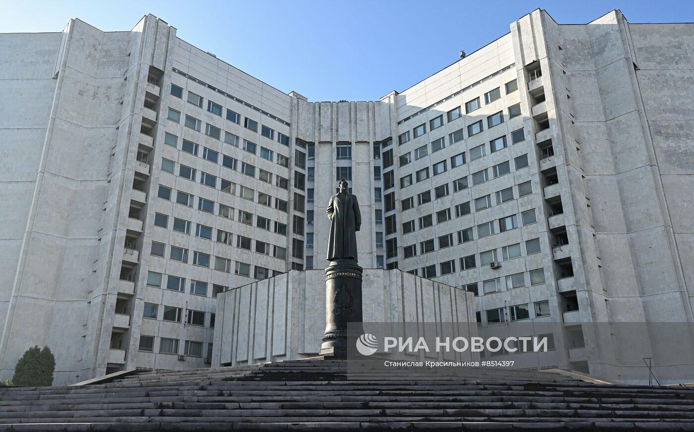 Открытие памятника Ф.Э. Дзержинскому в штаб-квартире Службы внешней разведки РФ