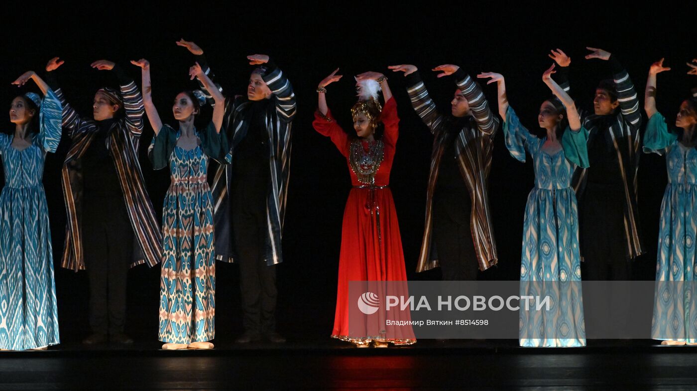 Спектакль "Лазги. Танец души и любви" Национального балета Узбекистана в Большом театре