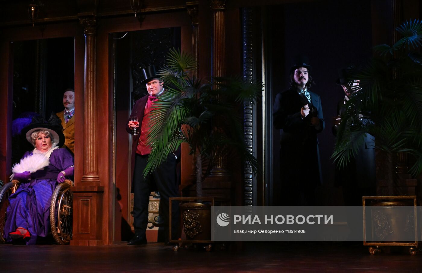 Премьера спектакля "Красавец мужчина" в театре "Школа современной пьесы"