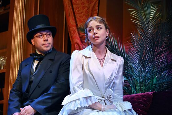 Премьера спектакля "Красавец мужчина" в театре "Школа современной пьесы"