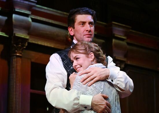 Премьера спектакля "Красавец мужчина" в театре "Школа современной пьесы"