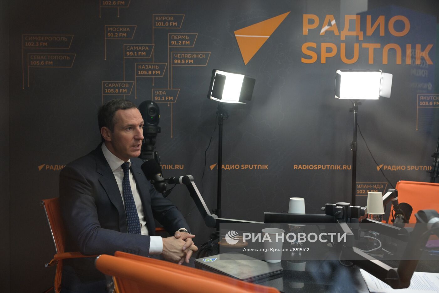 ВЭФ-2023. Работа стендов РИА Новости и радио Sputnik