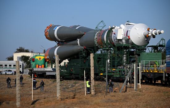 Вывоз РН "Союз-2.1а" с пилотируемым кораблем "Союз МС-24" на стартовый комплекс космодрома Байконур  
