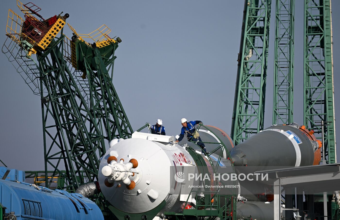 Вывоз РН "Союз-2.1а" с пилотируемым кораблем "Союз МС-24" на стартовый комплекс космодрома Байконур  