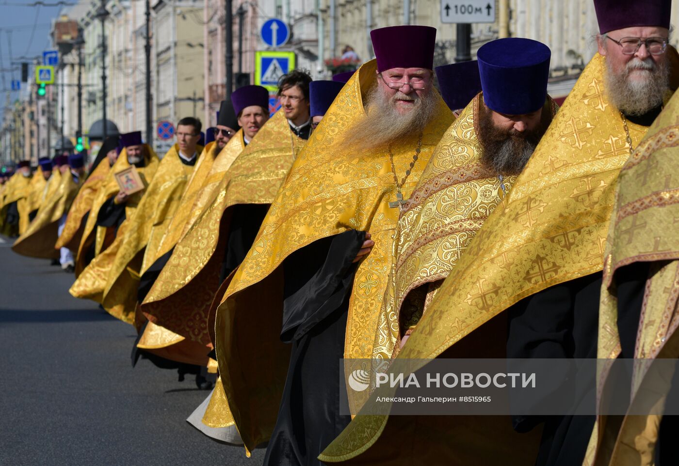 Крестный ход по Невскому проспекту