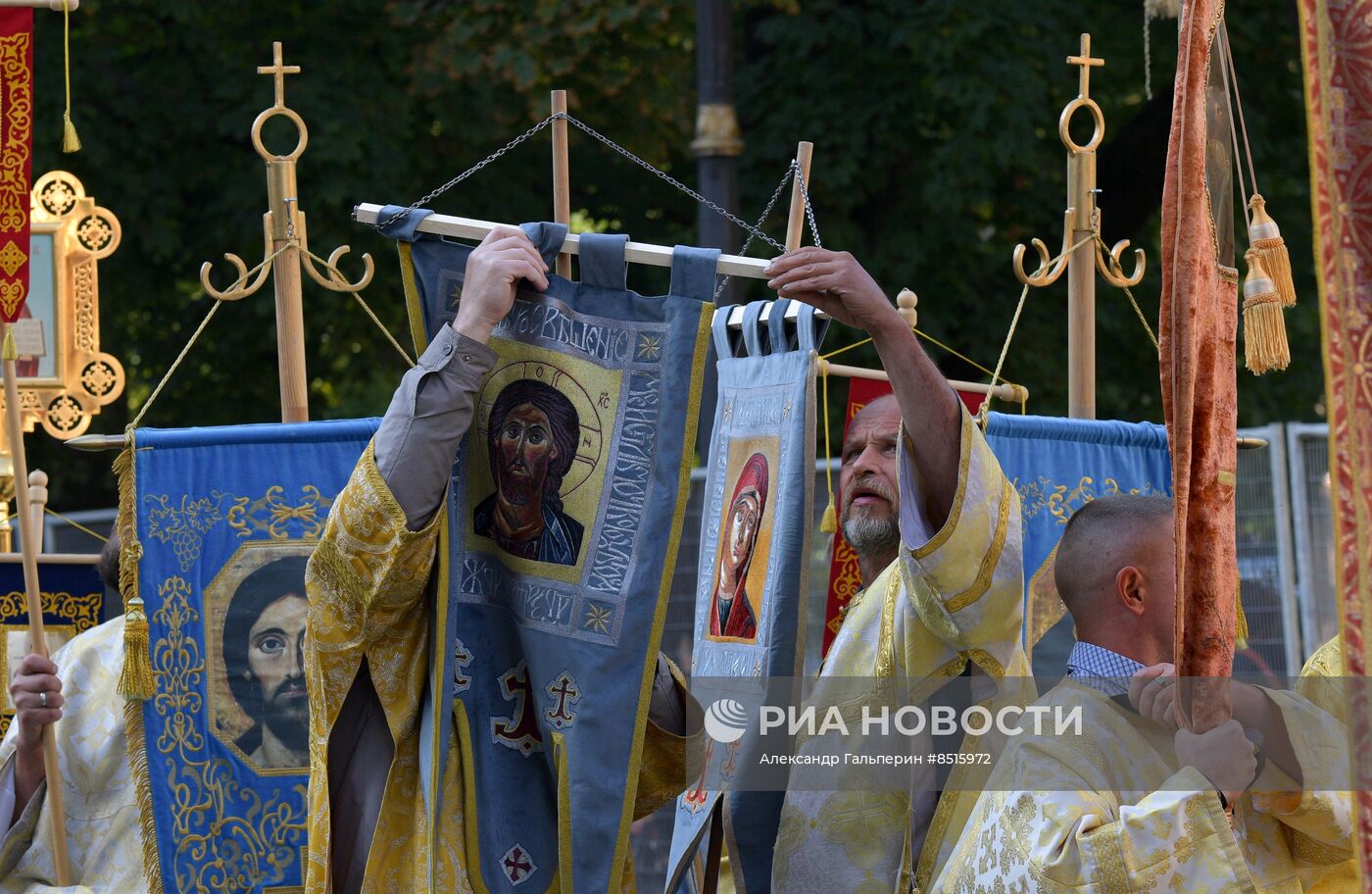 Крестный ход по Невскому проспекту