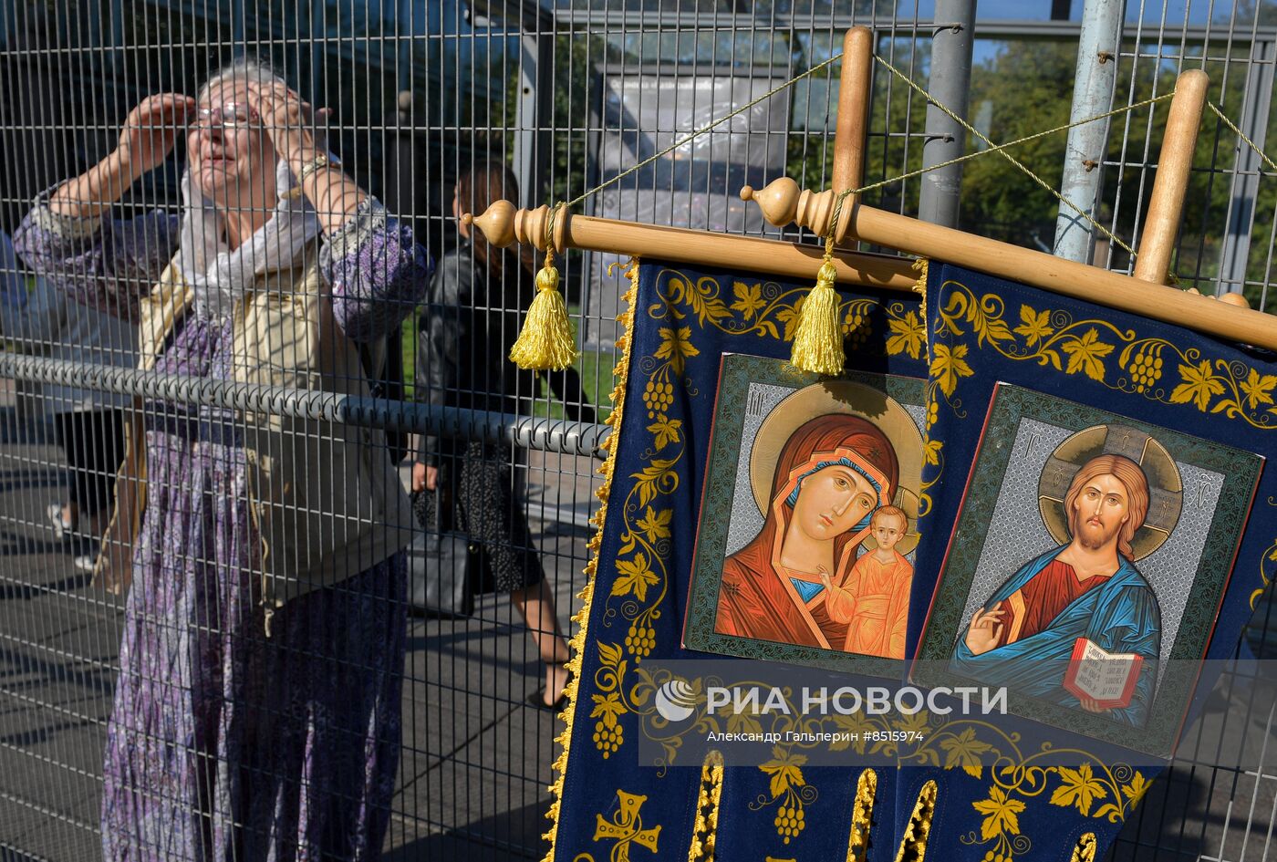 Крестный ход по Невскому проспекту