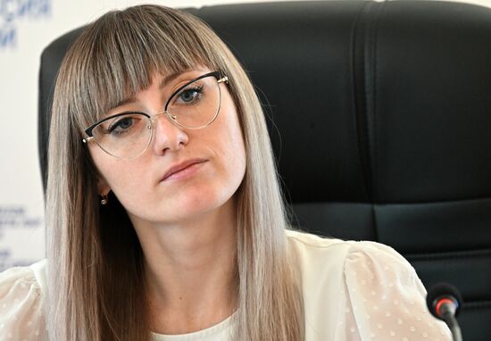 Брифинг зампреда избиркома ЛНР М. Сумской о ходе голосования на выборах