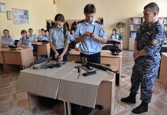 Начальная военная подготовка в школах Крыма