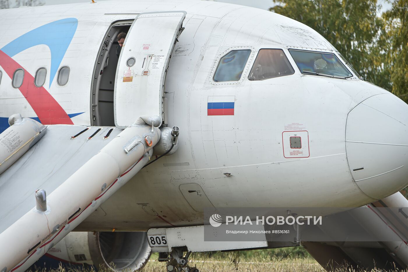 Пассажирский самолёт совершил вынужденную посадку в Новосибирской области