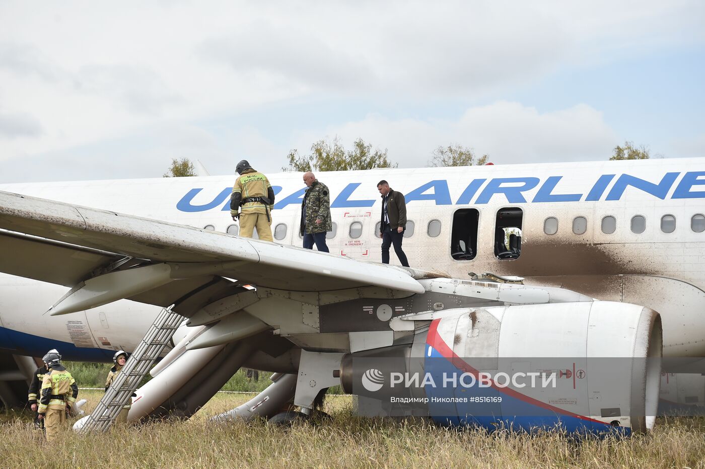 Пассажирский самолёт совершил вынужденную посадку в Новосибирской области