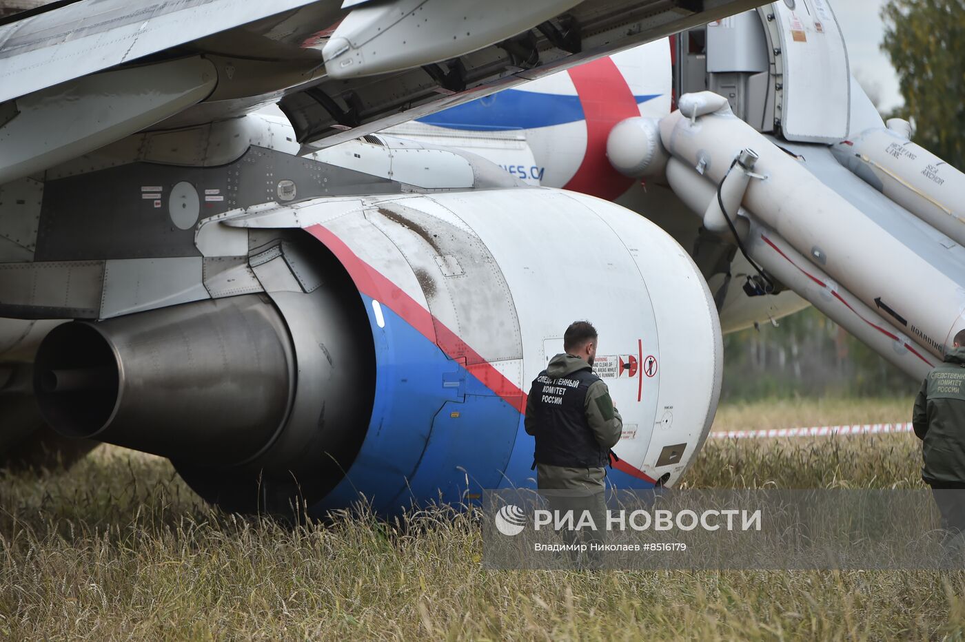 Пассажирский самолёт совершил вынужденную посадку в Новосибирской области