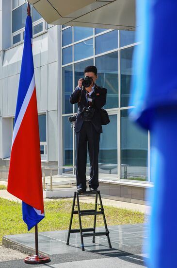 Президент РФ В. Путин посетил космодром Восточный и встретился с лидером КНДР Ким Чен Ыном