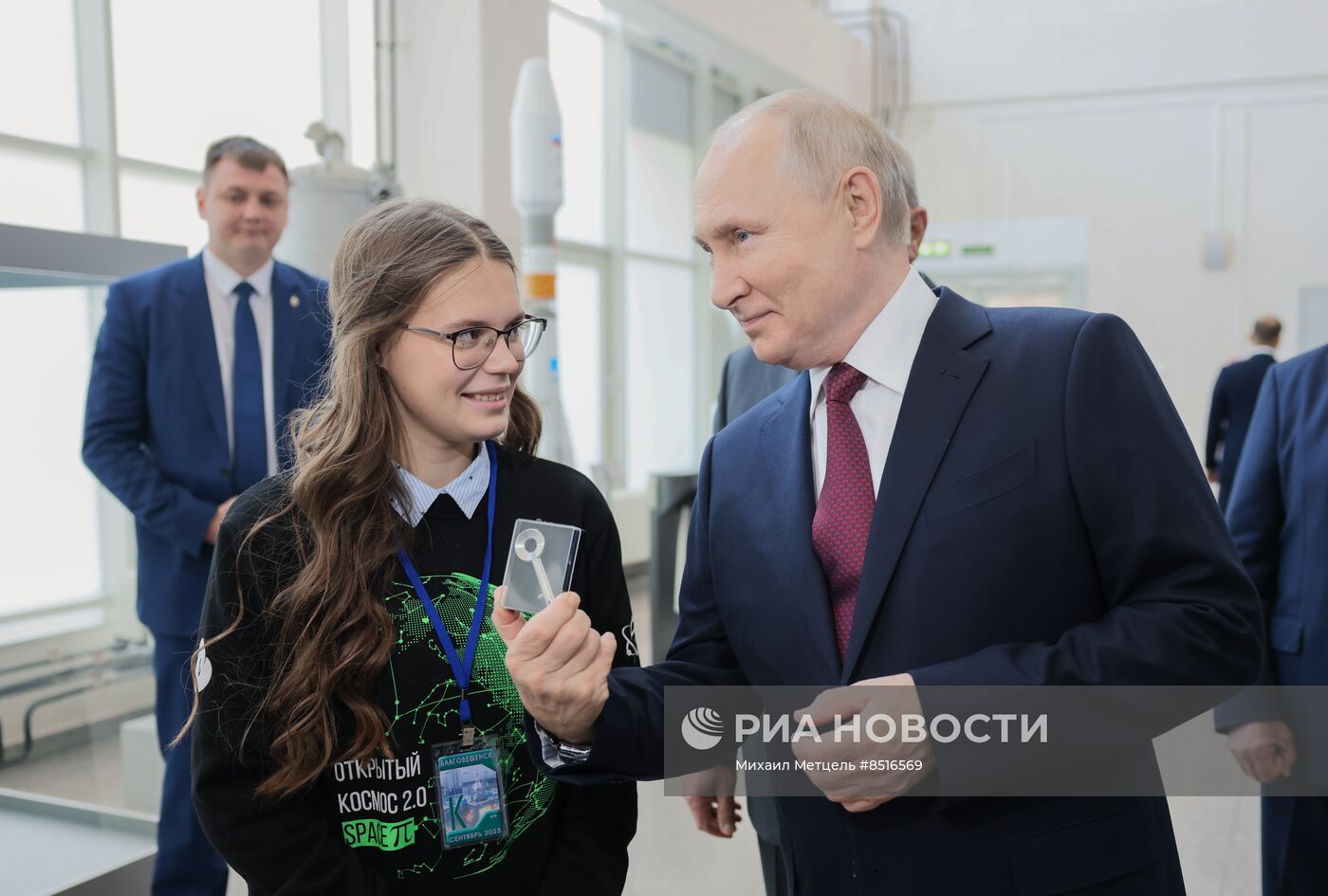 Президент РФ В. Путин посетил космодром Восточный и встретился с лидером КНДР Ким Чен Ыном