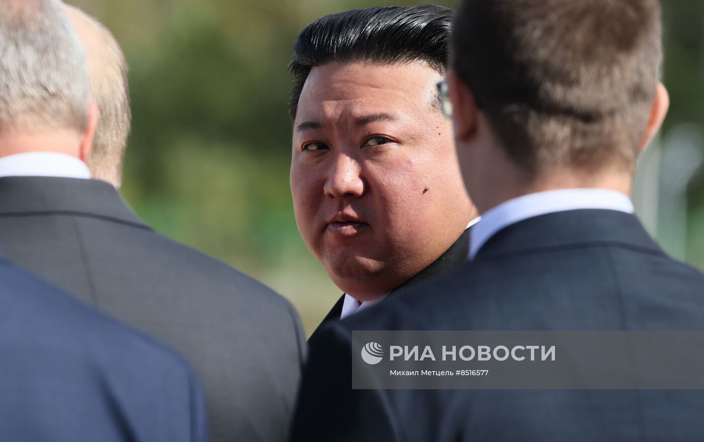 Президент РФ В. Путин посетил космодром Восточный и встретился с лидером КНДР Ким Чен Ыном