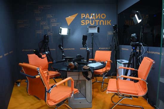 ВЭФ-2023. Работа стендов РИА Новости и радио Sputnik
