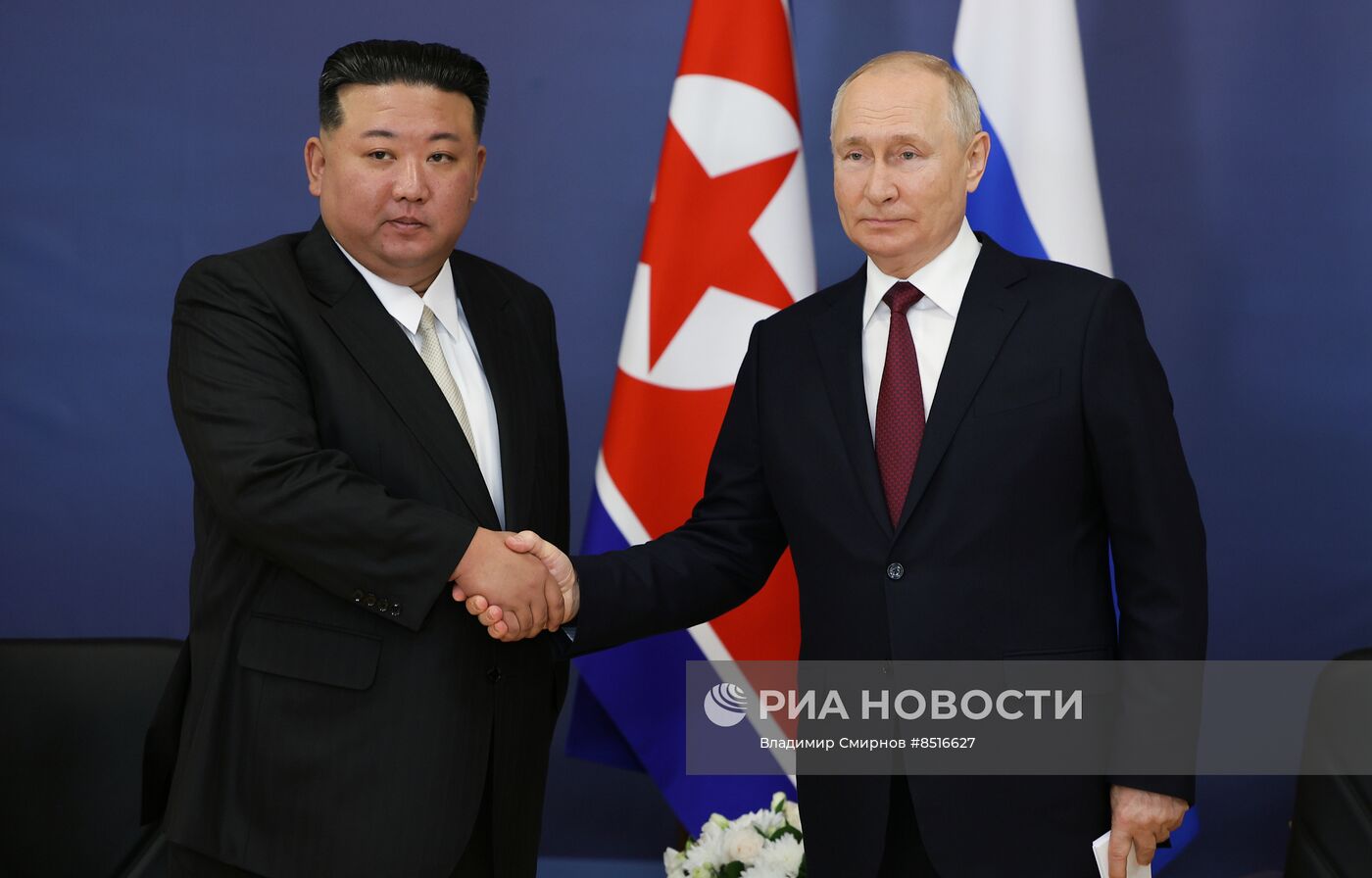 Президент РФ В. Путин посетил космодром Восточный и встретился с лидером КНДР Ким Чен Ыном