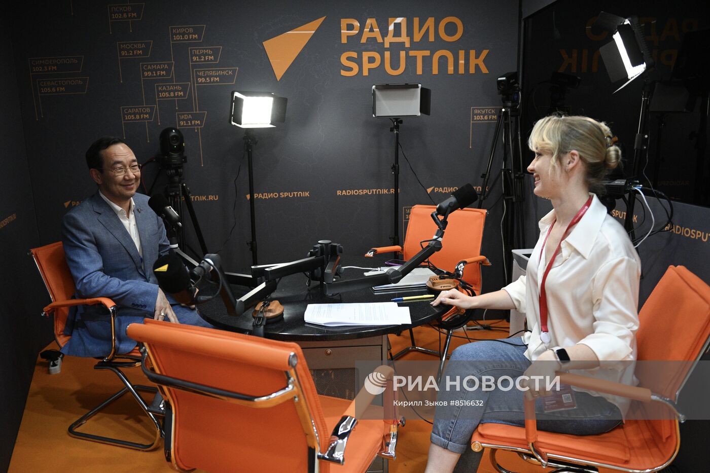 ВЭФ-2023. Работа стендов РИА Новости и радио Sputnik