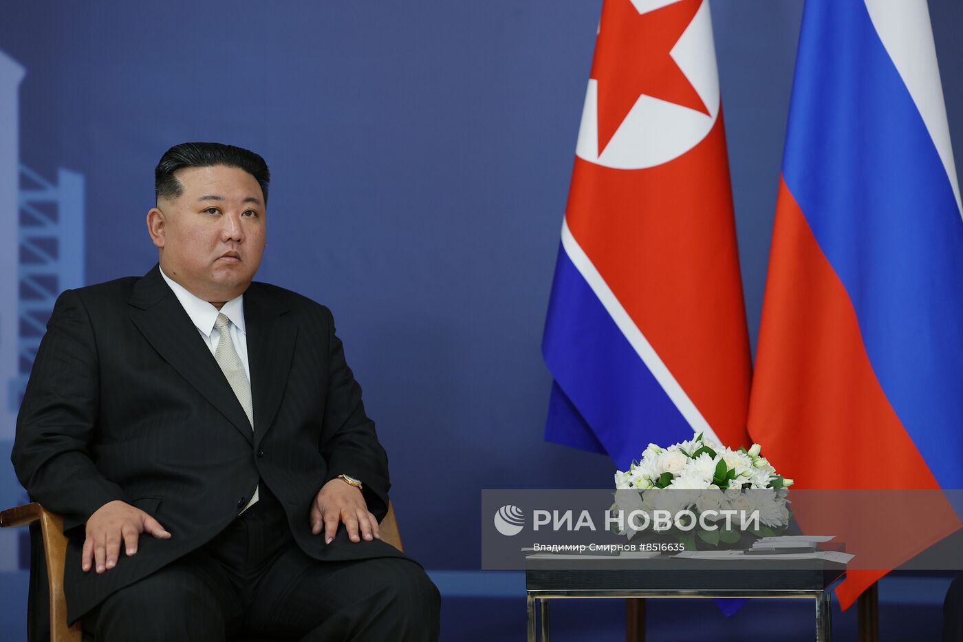 Президент РФ В. Путин посетил космодром Восточный и встретился с лидером КНДР Ким Чен Ыном
