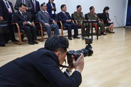 Президент РФ В. Путин посетил космодром Восточный и встретился с лидером КНДР Ким Чен Ыном