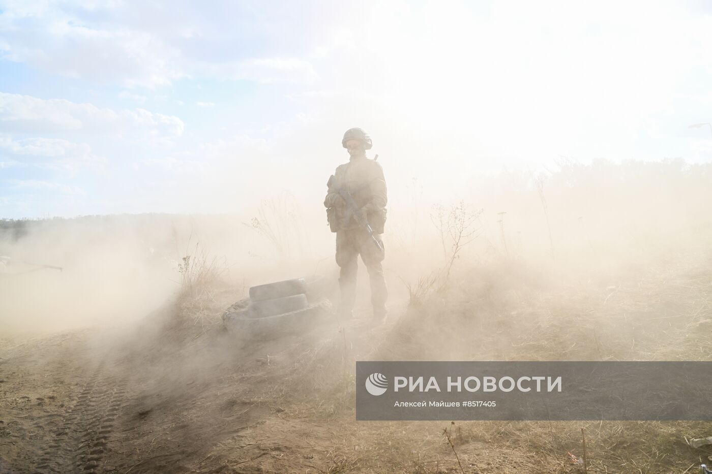 Занятия по тактико-огневой подготовке новобранцев в ЛНР