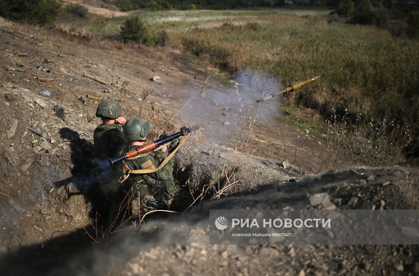 Занятия по тактико-огневой подготовке новобранцев в ЛНР