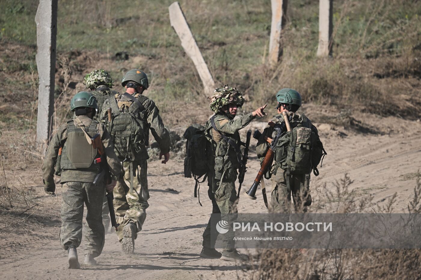 Занятия по тактико-огневой подготовке новобранцев в ЛНР