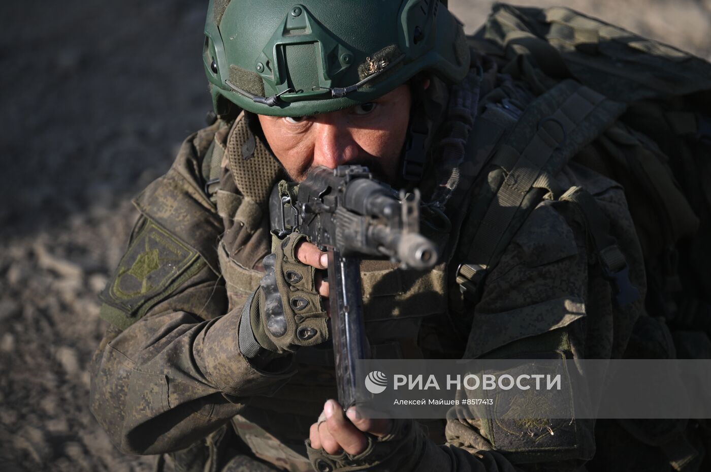 Занятия по тактико-огневой подготовке новобранцев в ЛНР