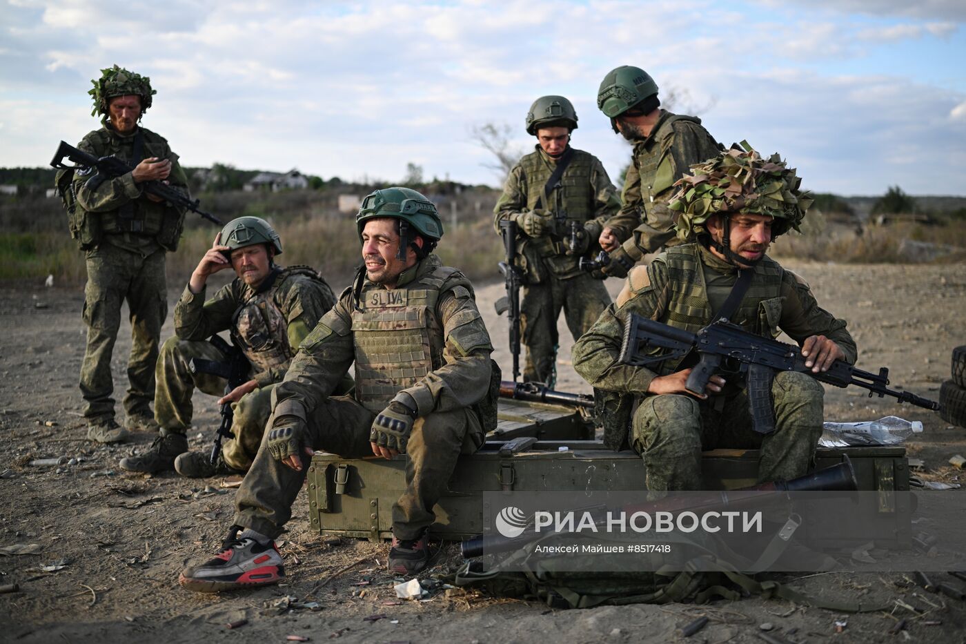 Занятия по тактико-огневой подготовке новобранцев в ЛНР