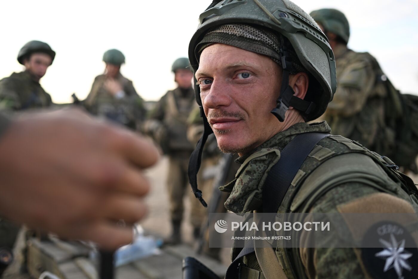 Занятия по тактико-огневой подготовке новобранцев в ЛНР