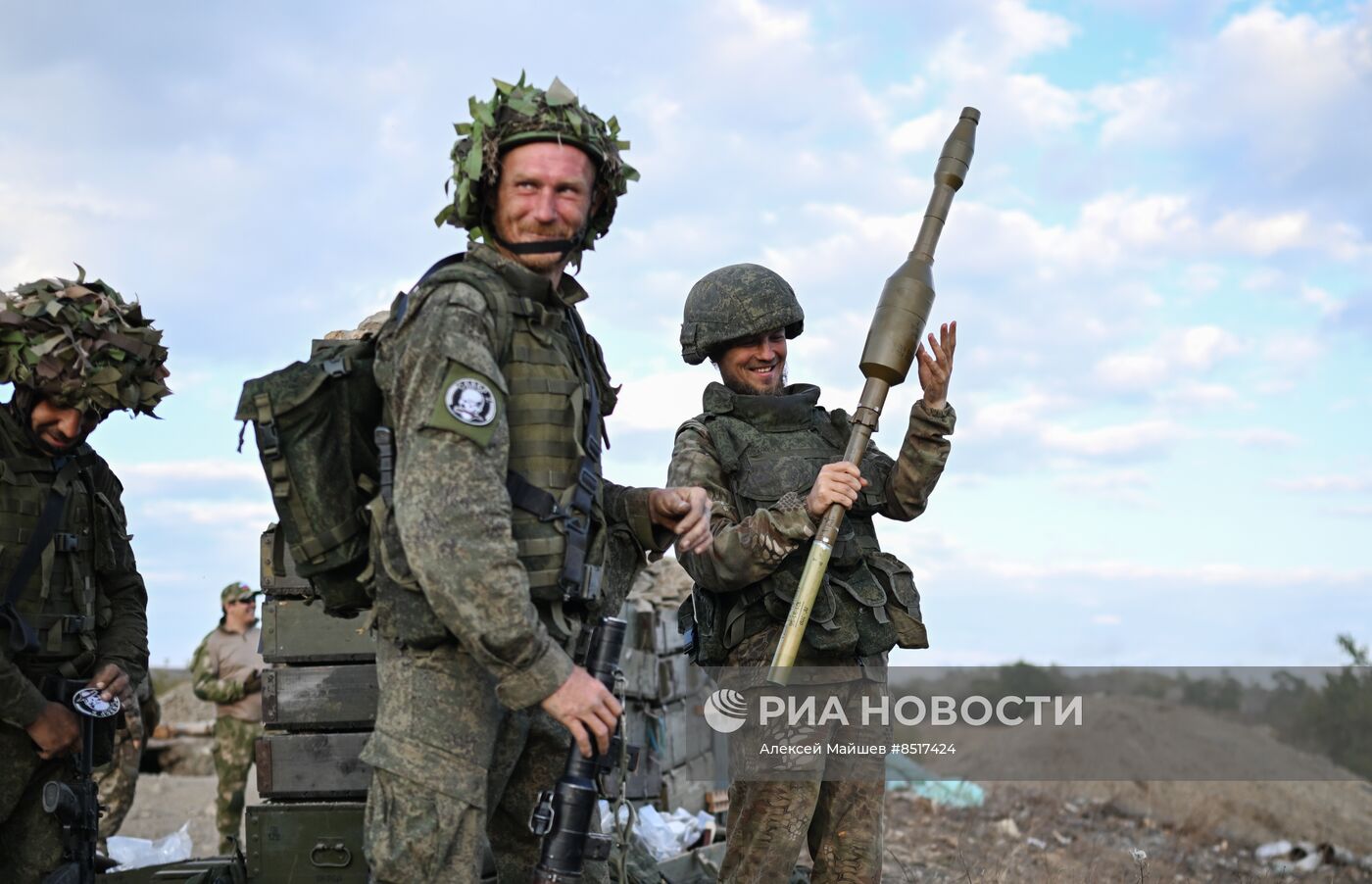 Занятия по тактико-огневой подготовке новобранцев в ЛНР