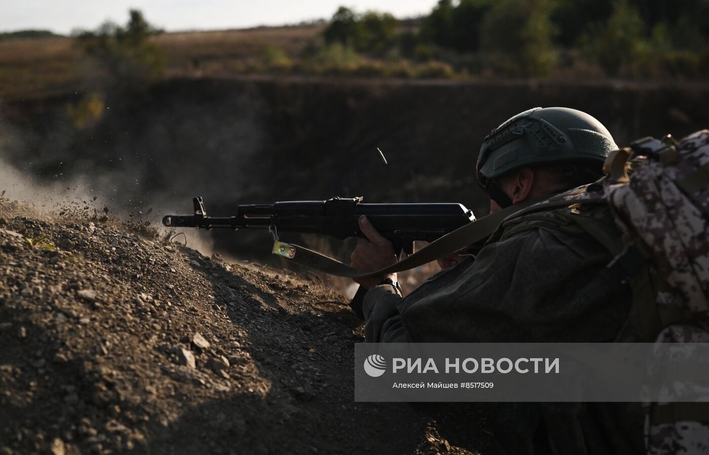 Занятия по тактико-огневой подготовке новобранцев в ЛНР