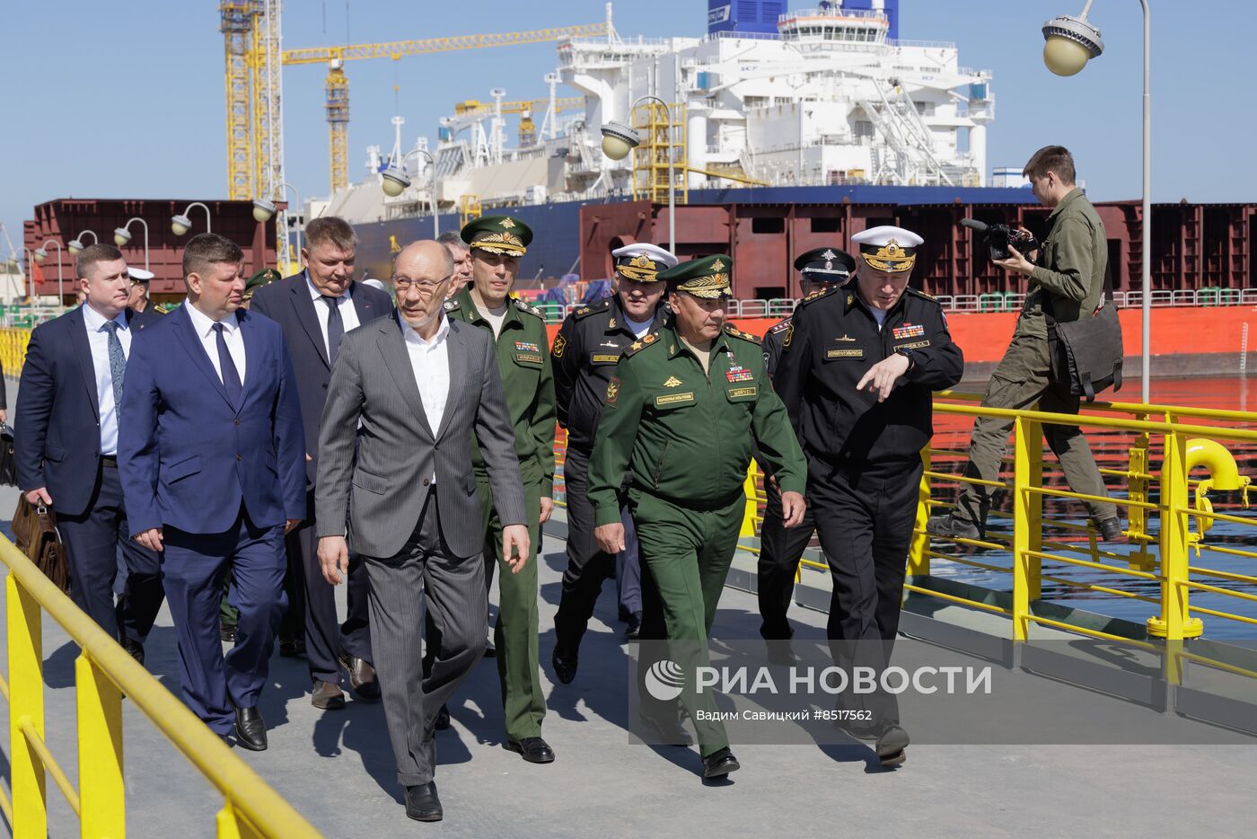 Министр обороны РФ С. Шойгу посетил Приморский край