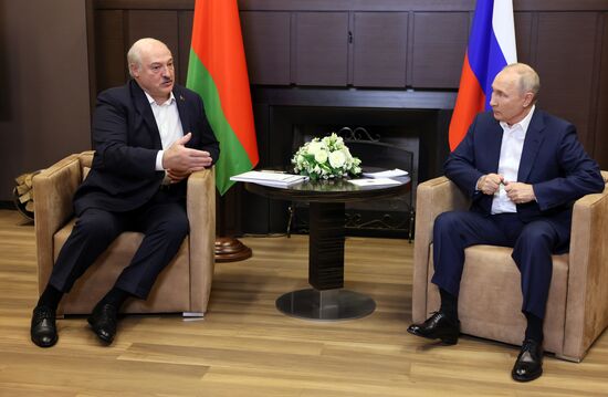Встреча президента РФ В. Путина с президентом Белоруссии А. Лукашенко