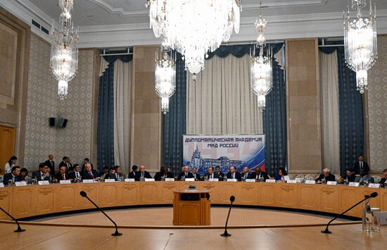 Глава МИД РФ С. Лавров принял участие в мероприятии по урегулированию украинского кризиса