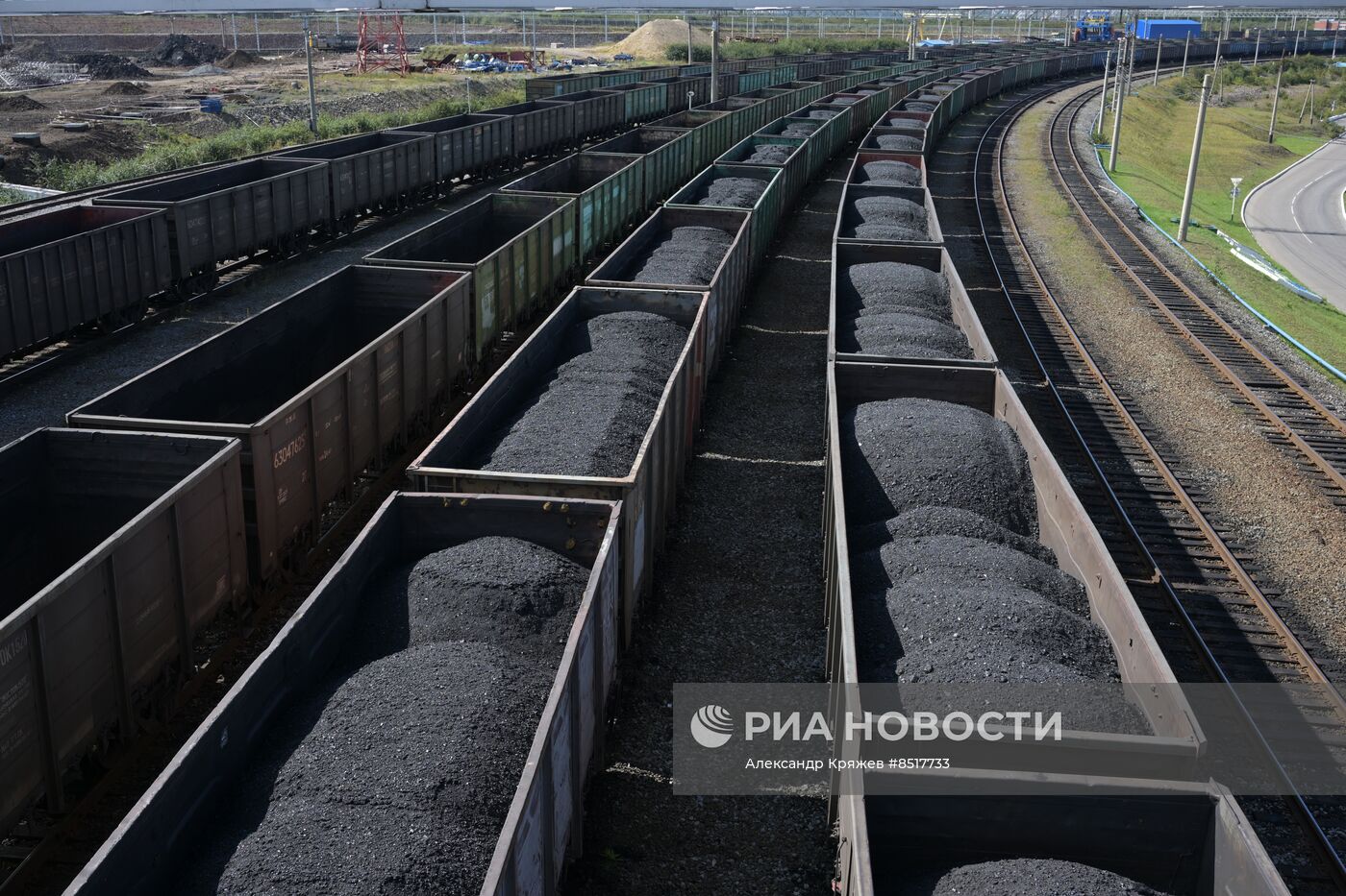 Угольный терминал компании "Дальтрансуголь" в порту Ванино