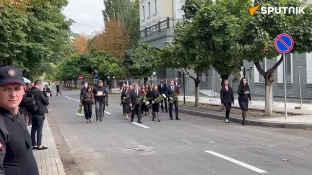 На церемонию прощания со  Снегуром прибыли Майя Санду, Игорь Гросу и Дорин Речан